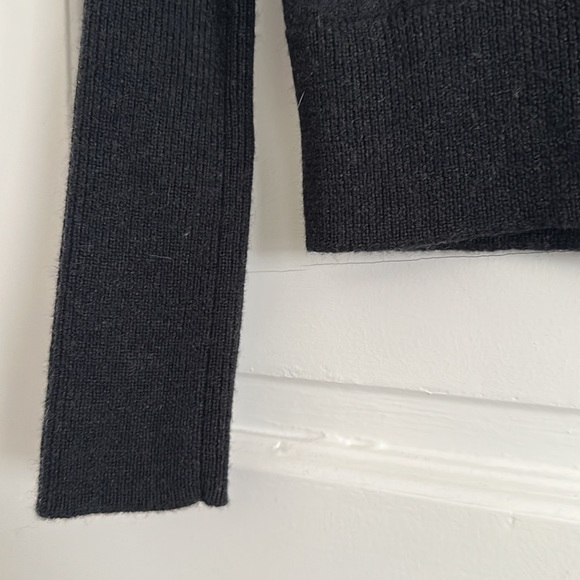 Aritzia 100% Wool Sweater- sized S, but is more of an extra small. - Picture 3 of 5